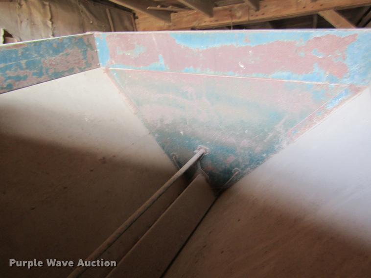 image for item DF9478 Grain-O-Vator feed mixer