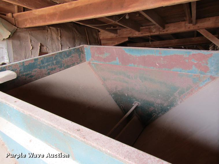 image for item DF9478 Grain-O-Vator feed mixer