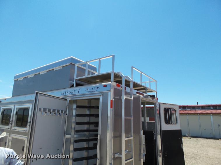 image for item DL9119 2008 Integrity horse trailer
