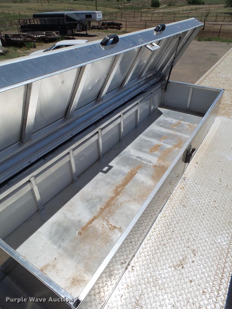 image for item DL9119 2008 Integrity horse trailer