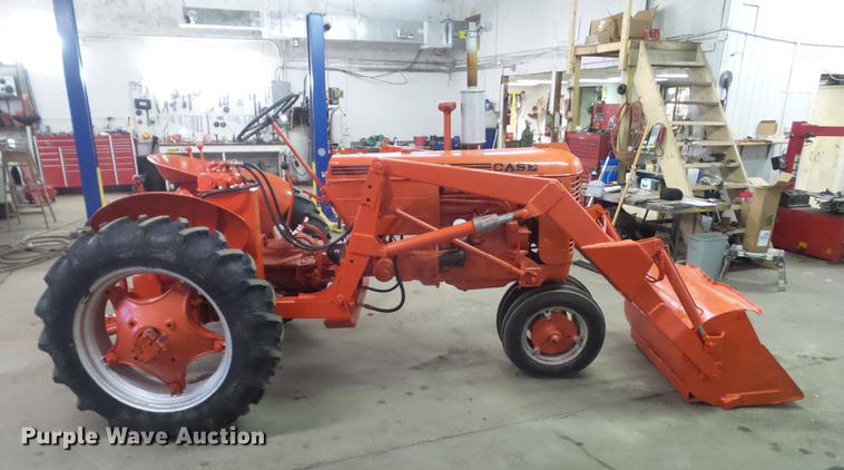image for item DZ9220 1951 Case VAC tractor