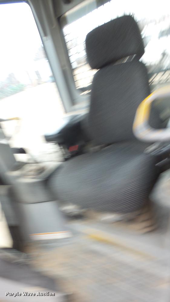 image for item EC9604 2006 Caterpillar D4G LGP dozer