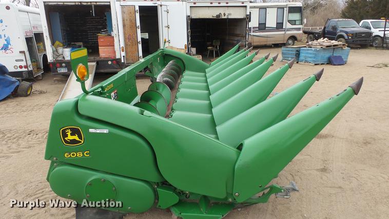 image for item EC9655 John Deere 608C Stalkmaster corn head