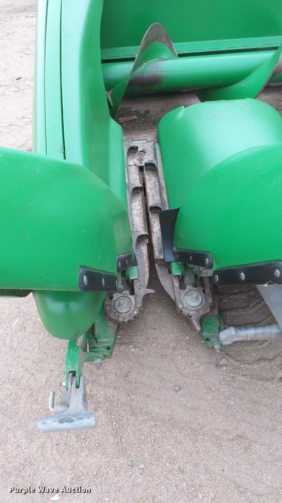 image for item EC9655 John Deere 608C Stalkmaster corn head