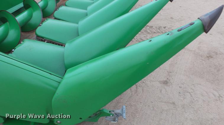 image for item EC9655 John Deere 608C Stalkmaster corn head