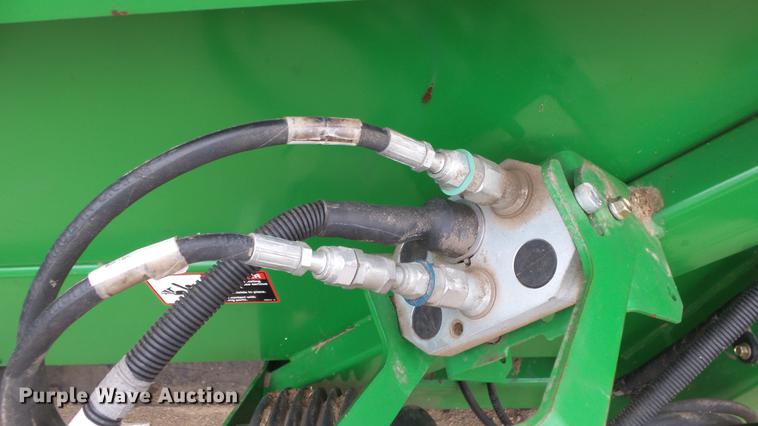 image for item EC9655 John Deere 608C Stalkmaster corn head