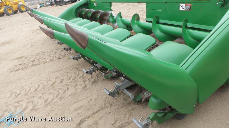 image for item EC9655 John Deere 608C Stalkmaster corn head