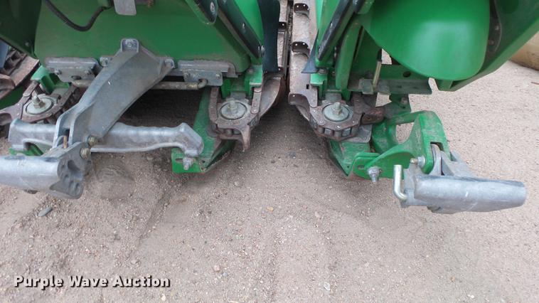 image for item EC9655 John Deere 608C Stalkmaster corn head