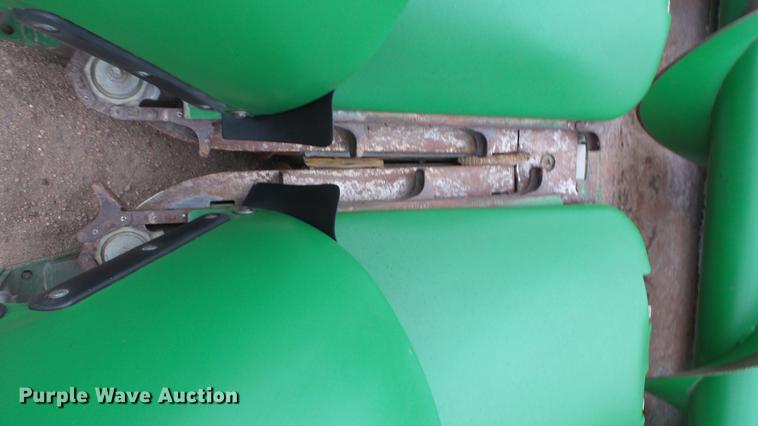 image for item EC9655 John Deere 608C Stalkmaster corn head