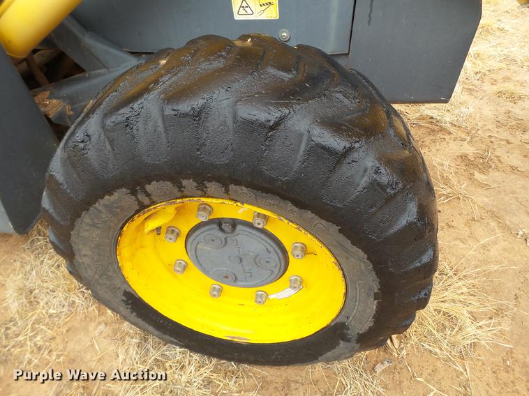 image for item EI9545 2001 Fermec 640B landscape tractor