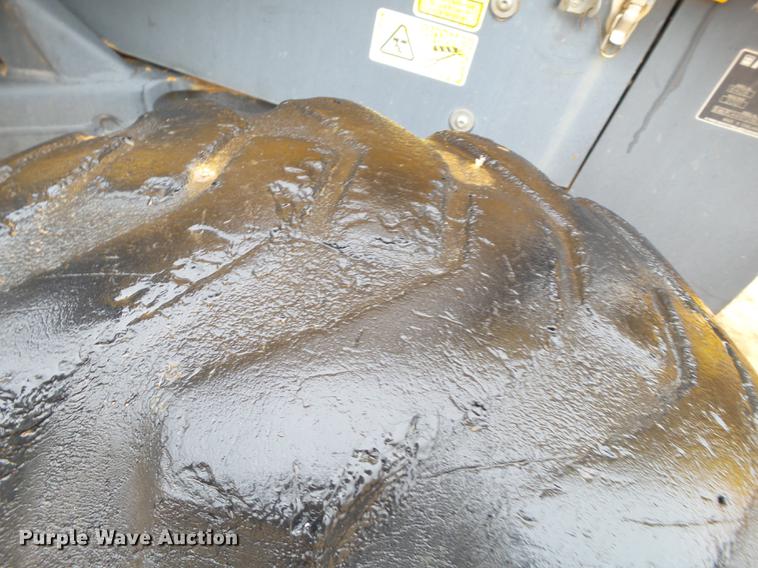 image for item EI9545 2001 Fermec 640B landscape tractor