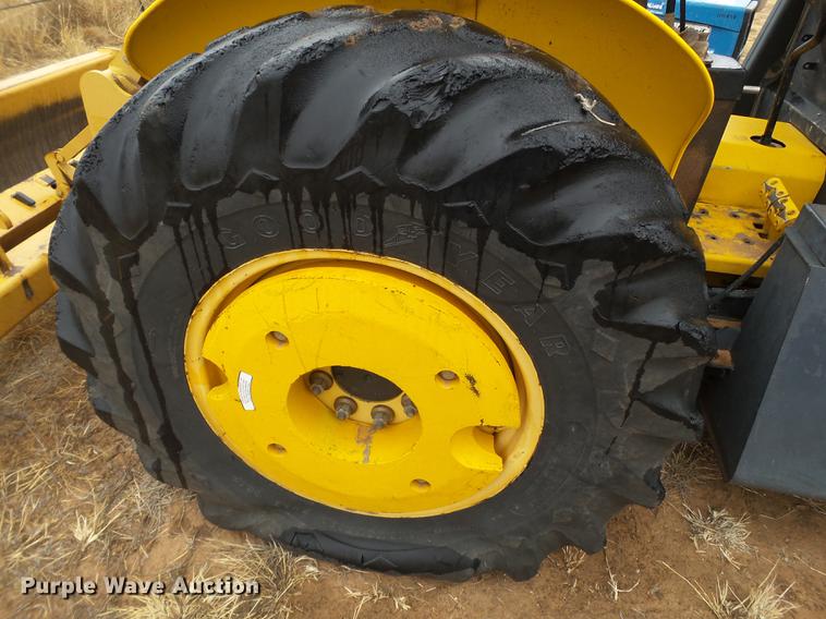 image for item EI9545 2001 Fermec 640B landscape tractor