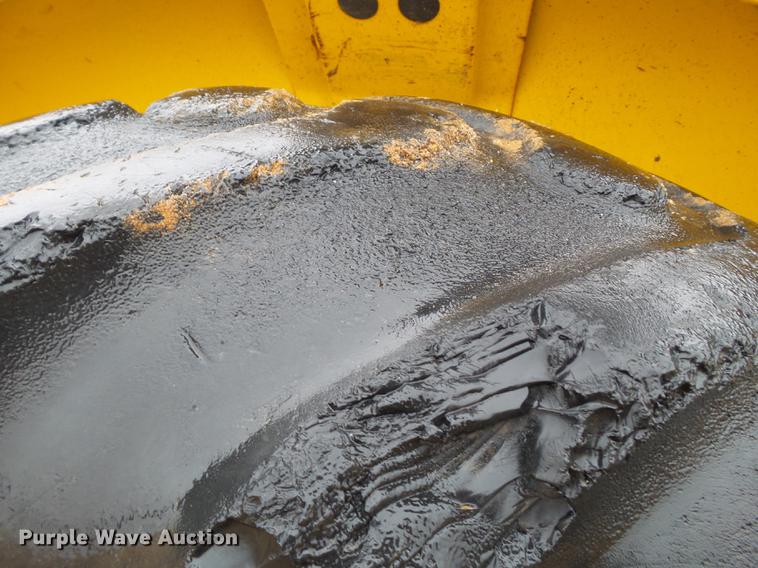 image for item EI9545 2001 Fermec 640B landscape tractor