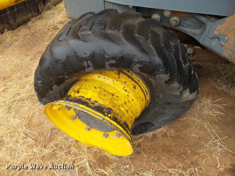 image for item EI9545 2001 Fermec 640B landscape tractor