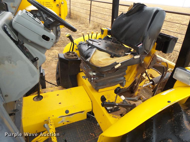 image for item EI9545 2001 Fermec 640B landscape tractor