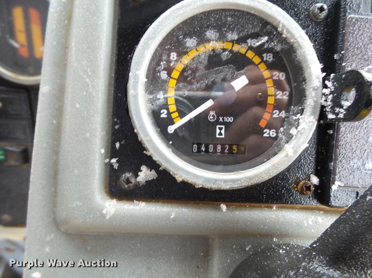 image for item EI9545 2001 Fermec 640B landscape tractor