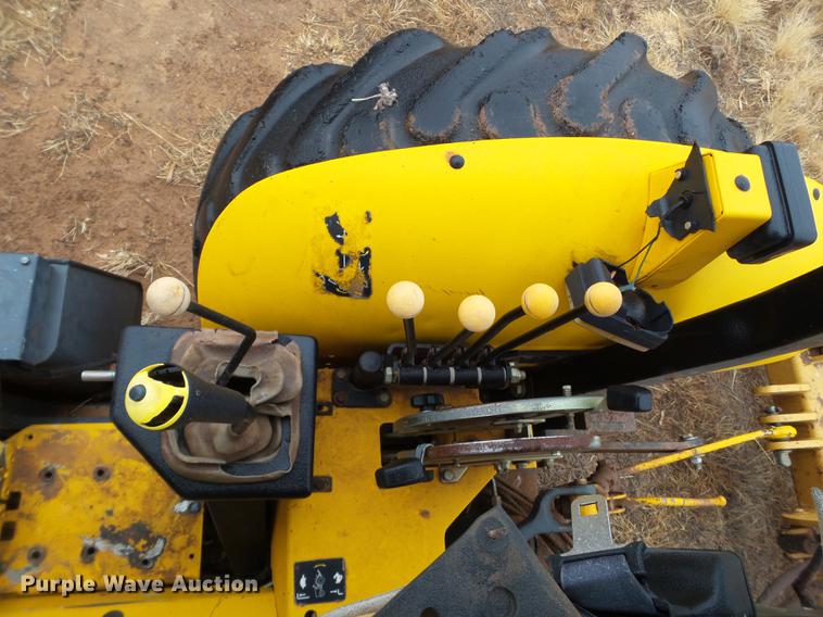 image for item EI9545 2001 Fermec 640B landscape tractor