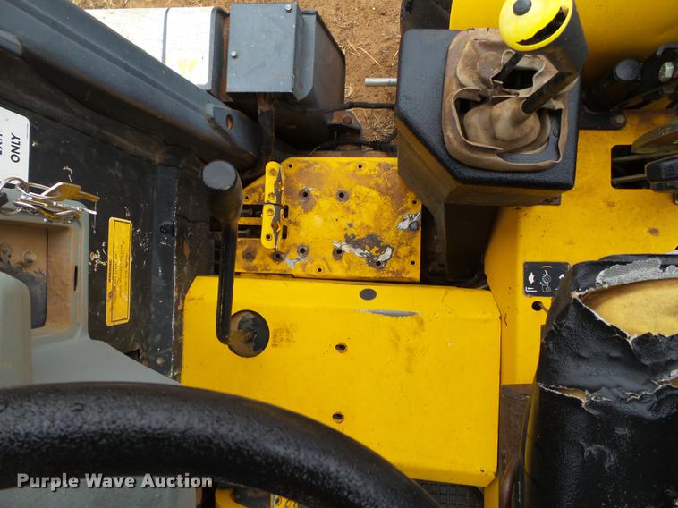 image for item EI9545 2001 Fermec 640B landscape tractor