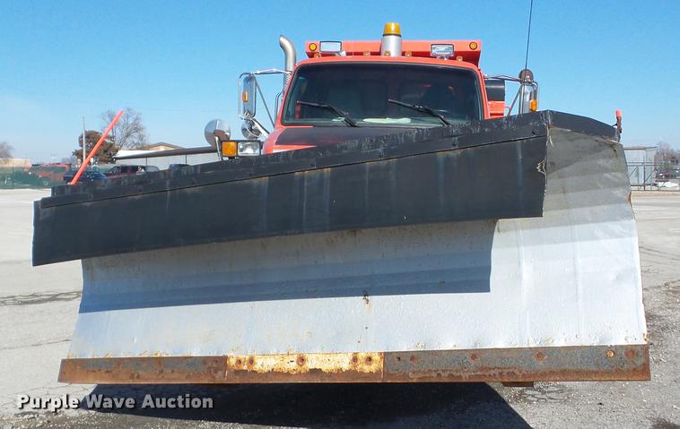 image for item AY9611 2001 Sterling L7500 dump truck