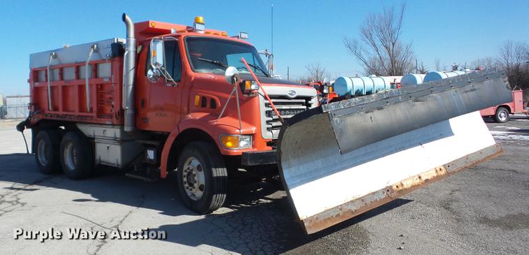 image for item AY9611 2001 Sterling L7500 dump truck