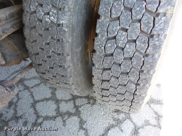 image for item AY9611 2001 Sterling L7500 dump truck