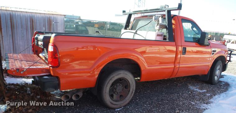 image for item AY9618 2008 Ford F250 Super Duty pickup truck