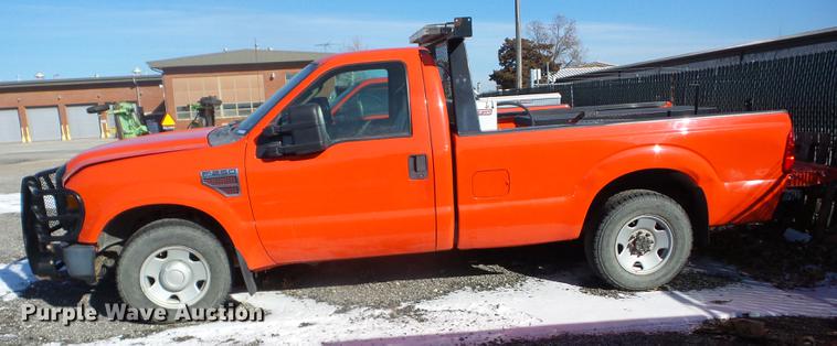 image for item AY9618 2008 Ford F250 Super Duty pickup truck