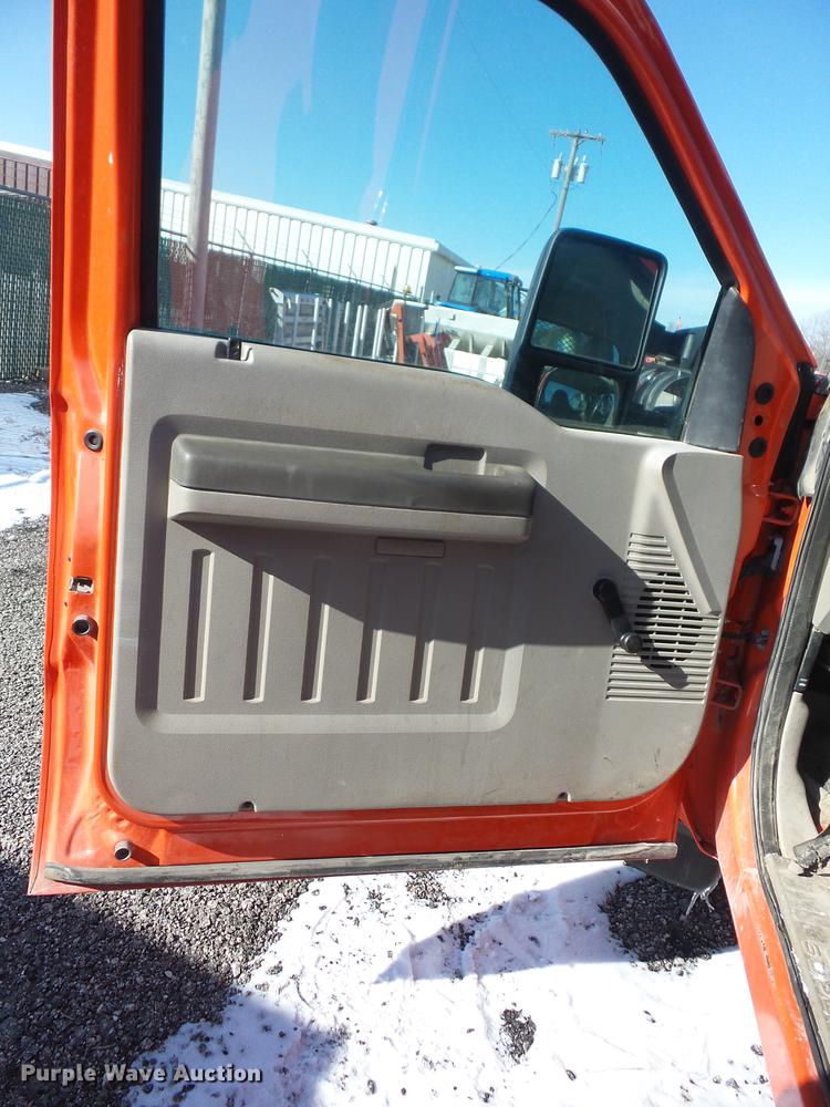 image for item AY9618 2008 Ford F250 Super Duty pickup truck