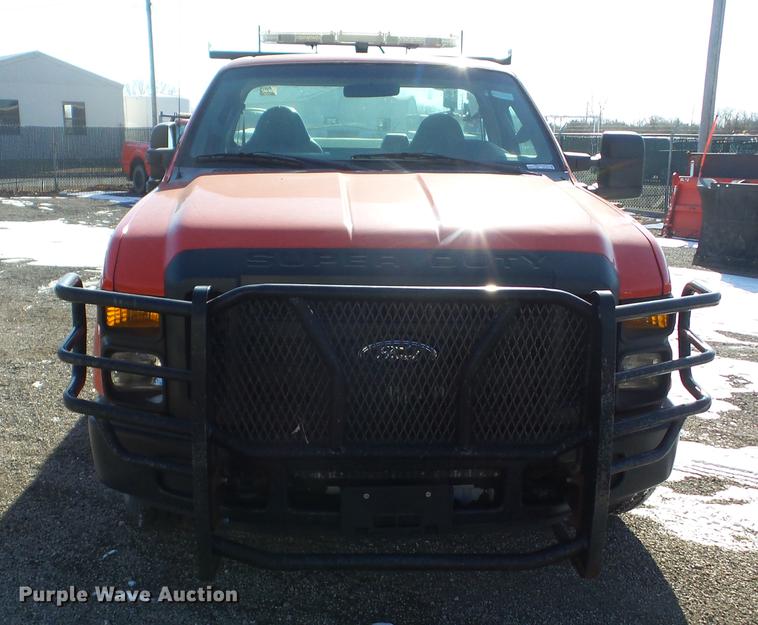image for item AY9619 2008 Ford F250 Super Duty pickup truck