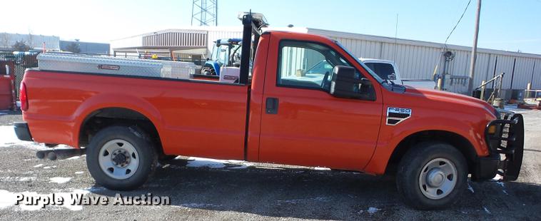 image for item AY9619 2008 Ford F250 Super Duty pickup truck