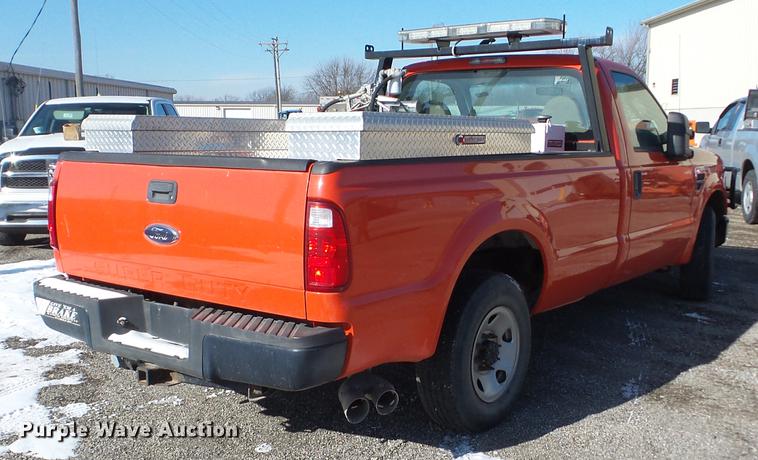 image for item AY9619 2008 Ford F250 Super Duty pickup truck
