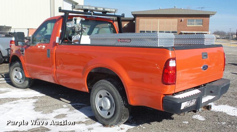 image for item AY9619 2008 Ford F250 Super Duty pickup truck