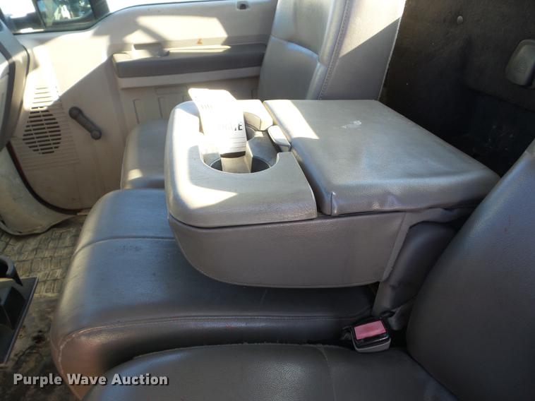 image for item AY9619 2008 Ford F250 Super Duty pickup truck