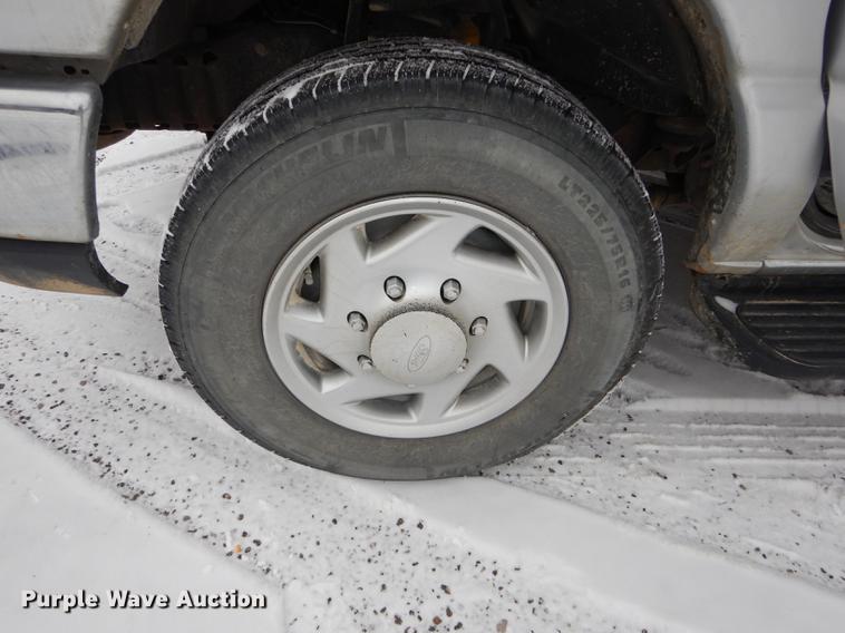 image for item DB0398 2010 Ford E150 van