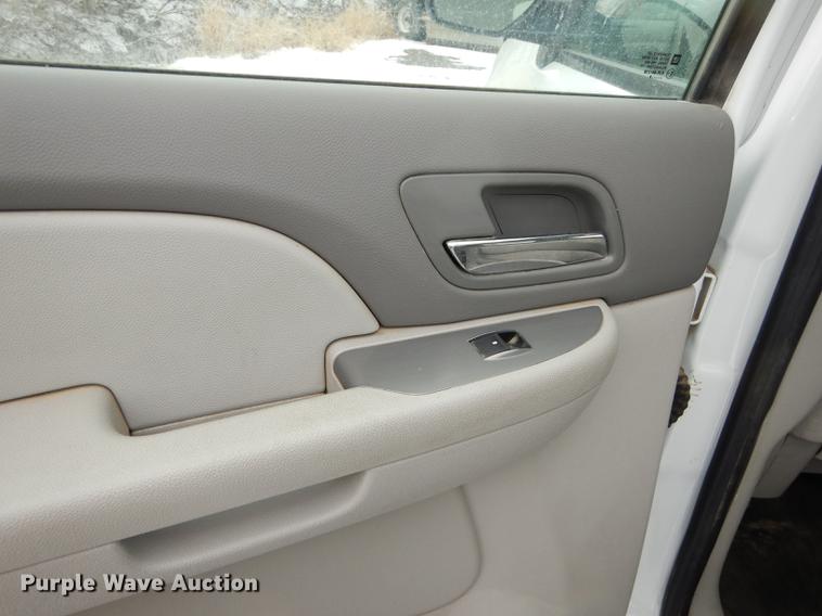 image for item DB0399 2008 Chevrolet Suburban 1500 SUV