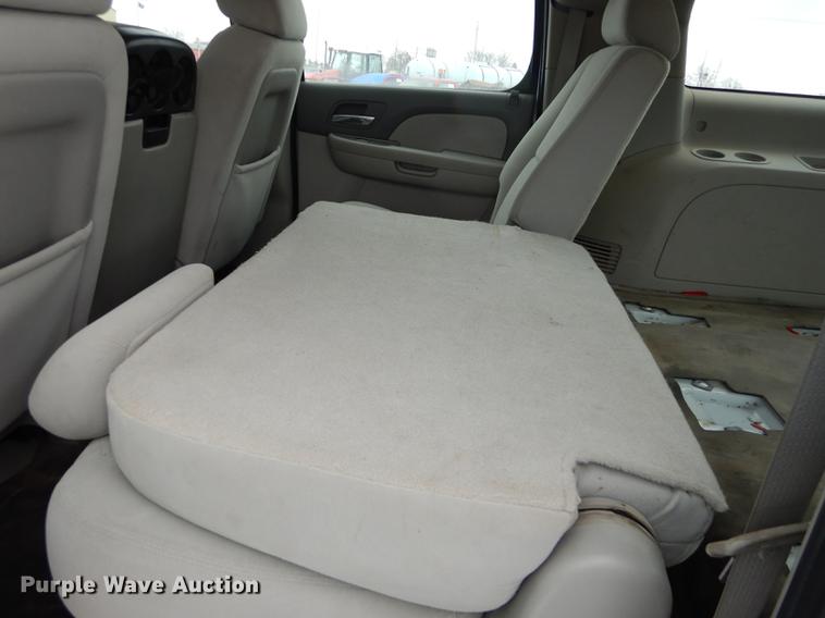image for item DB0399 2008 Chevrolet Suburban 1500 SUV