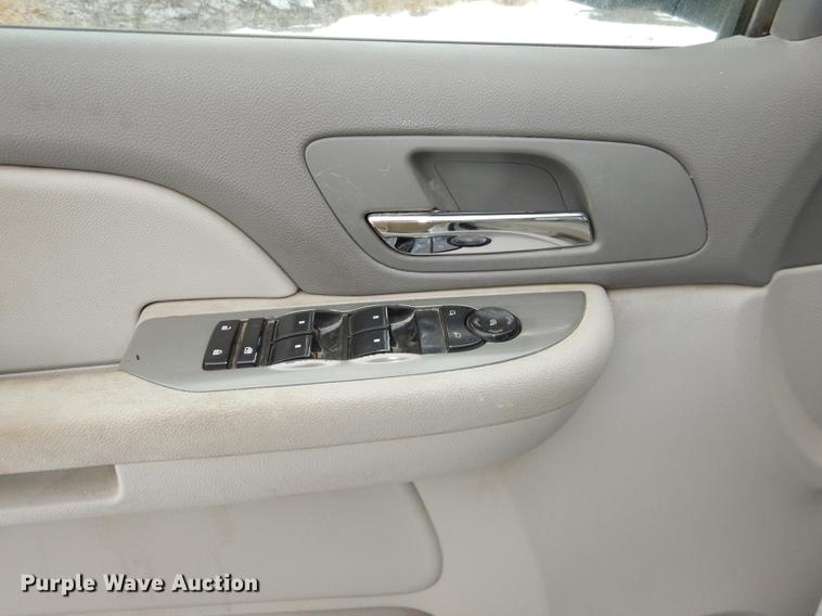 image for item DB0399 2008 Chevrolet Suburban 1500 SUV