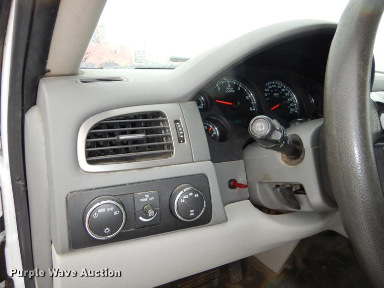 image for item DB0399 2008 Chevrolet Suburban 1500 SUV