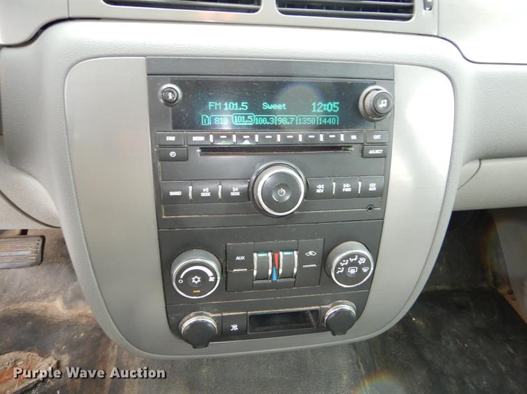 image for item DB0399 2008 Chevrolet Suburban 1500 SUV