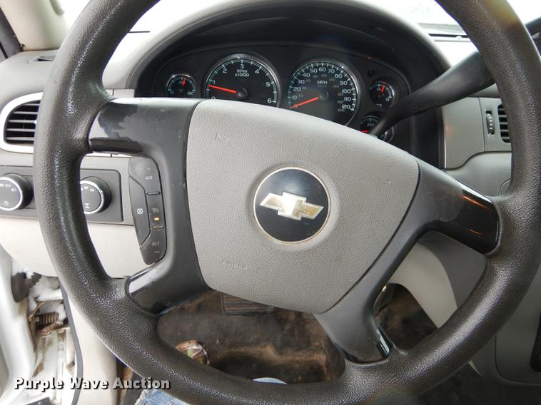 image for item DB0399 2008 Chevrolet Suburban 1500 SUV