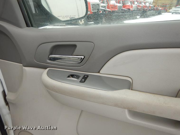 image for item DB0399 2008 Chevrolet Suburban 1500 SUV