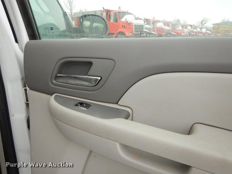 image for item DB0399 2008 Chevrolet Suburban 1500 SUV