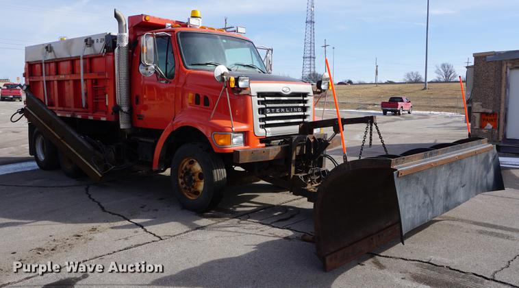 image for item DB0403 2001 Sterling LT7500 dump truck