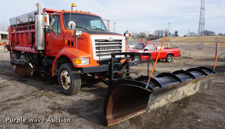 image for item DB0407 2003 Sterling LT7500 dump truck