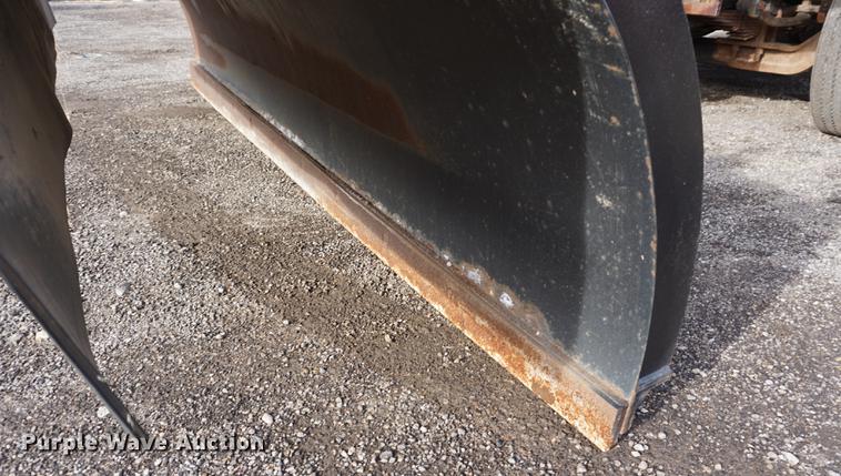 image for item DB0407 2003 Sterling LT7500 dump truck