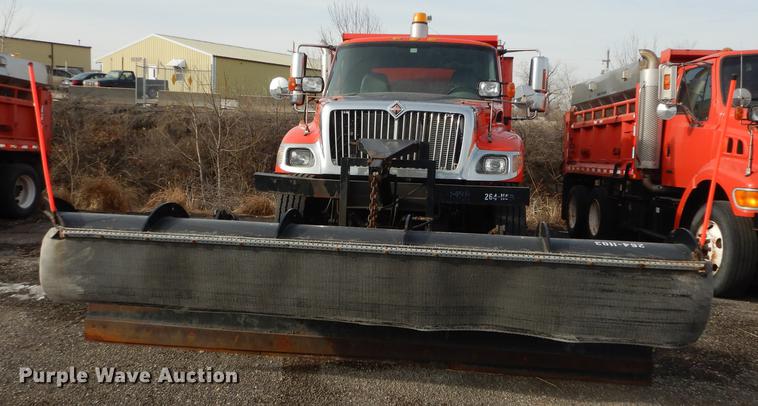image for item DB0409 2003 International 7500 dump truck