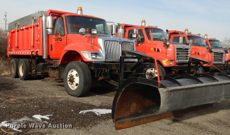 image for item DB0409 2003 International 7500 dump truck