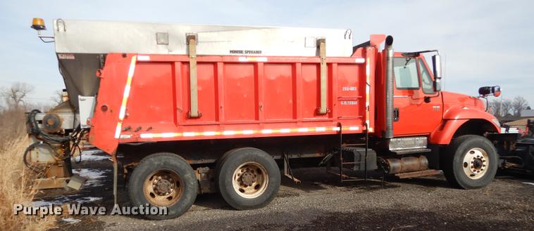 image for item DB0409 2003 International 7500 dump truck