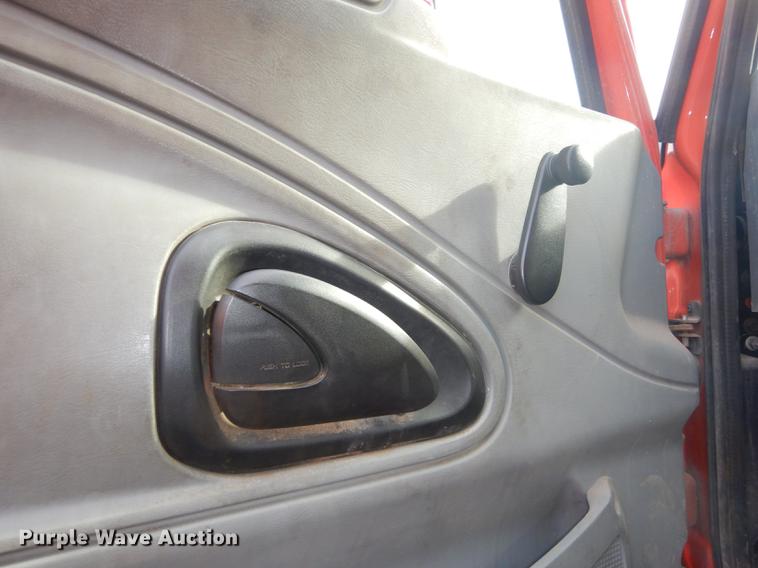 image for item DB0409 2003 International 7500 dump truck