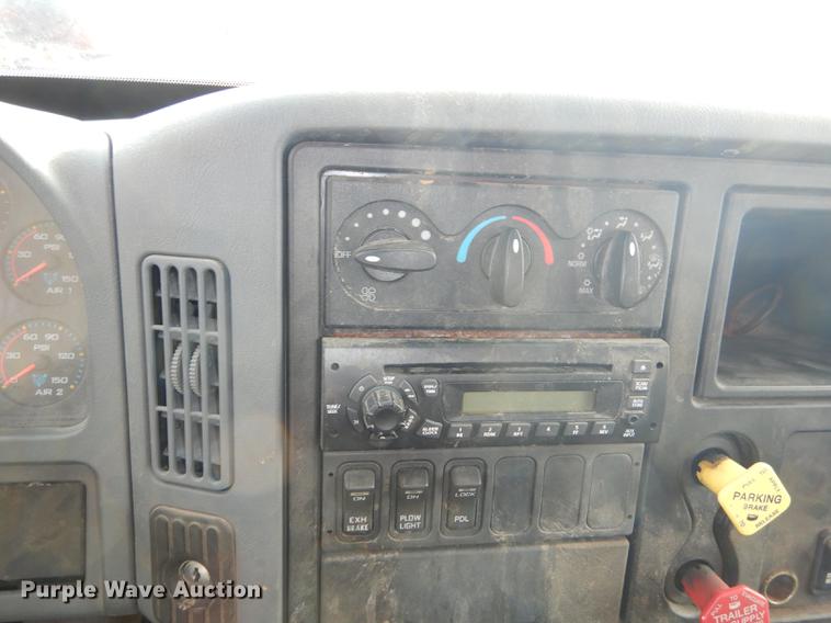 image for item DB0409 2003 International 7500 dump truck